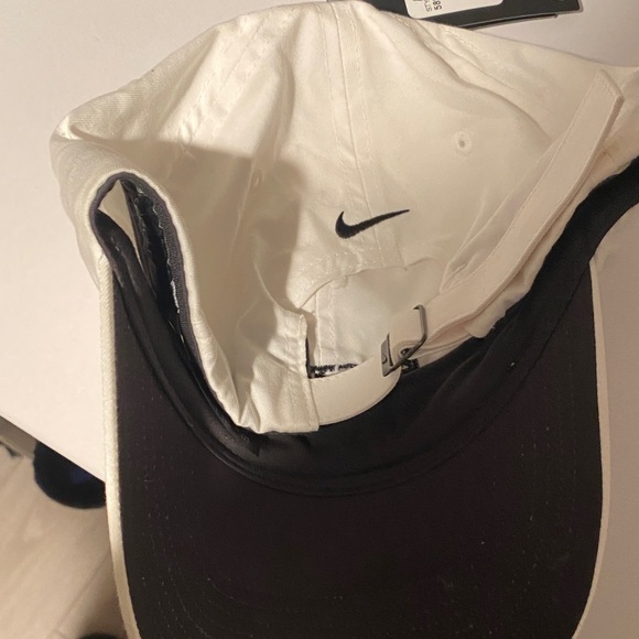 Nike White Dri-FIT Baseball:/Golf Cap with Tags - Picture 3 of 3
